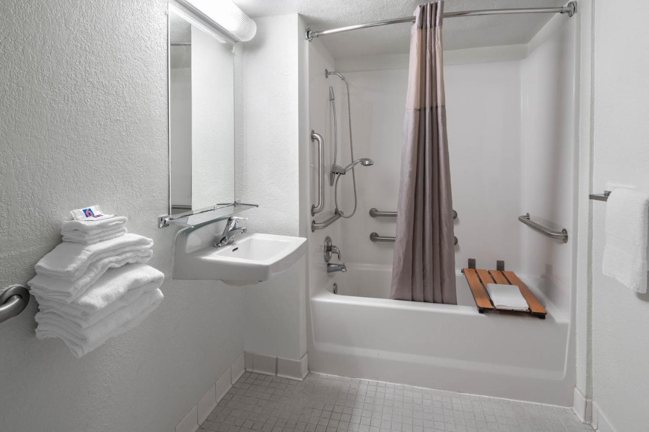 Studio 6 Suites Carpinteria, Ca Santa Barbara South Extérieur photo